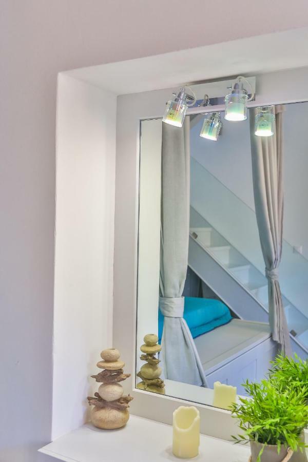 Annika Deluxe Apartments Simi Dış mekan fotoğraf