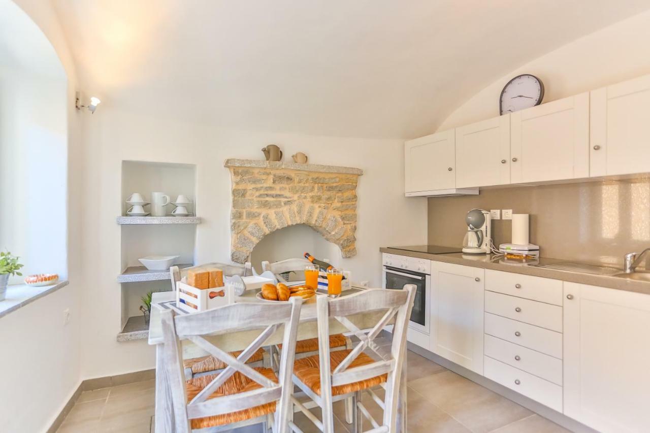 Annika Deluxe Apartments Simi Dış mekan fotoğraf